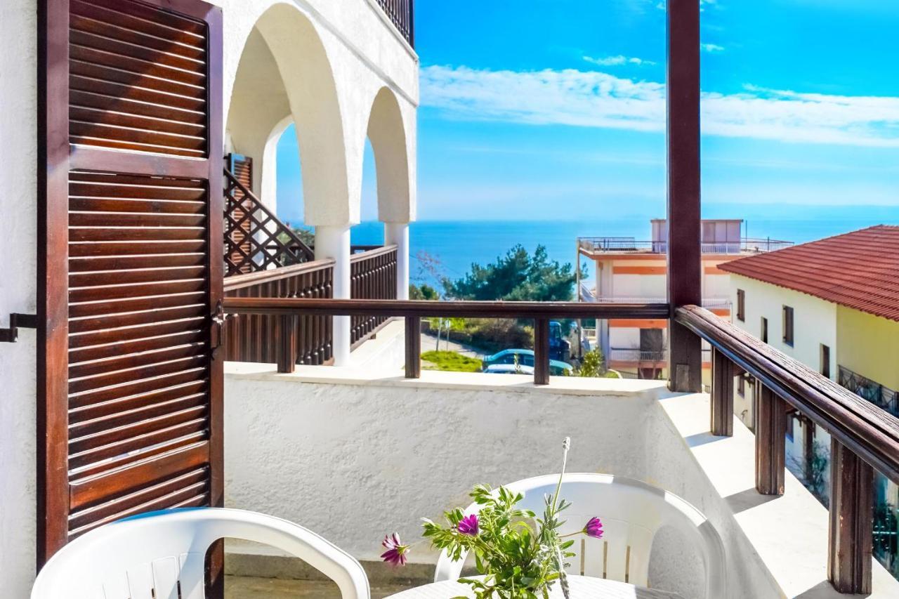 Kritikos Apartments Pyrgadikia Esterno foto
