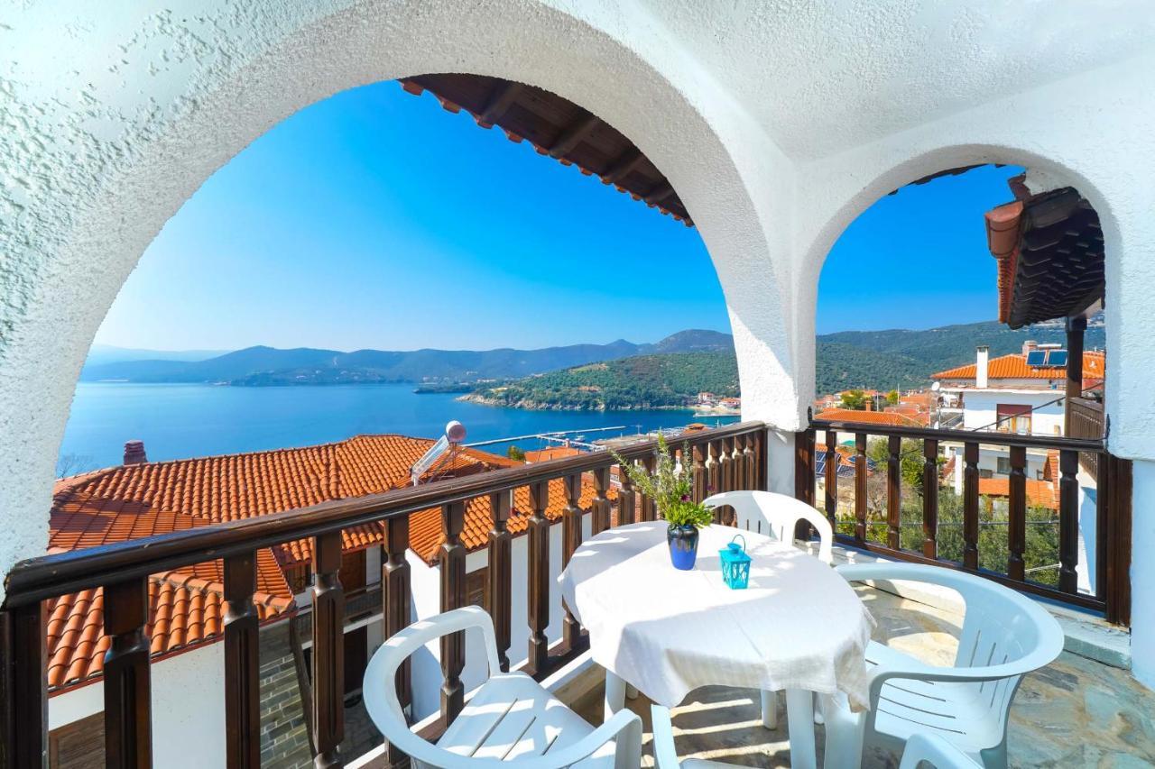 Kritikos Apartments Pyrgadikia Esterno foto
